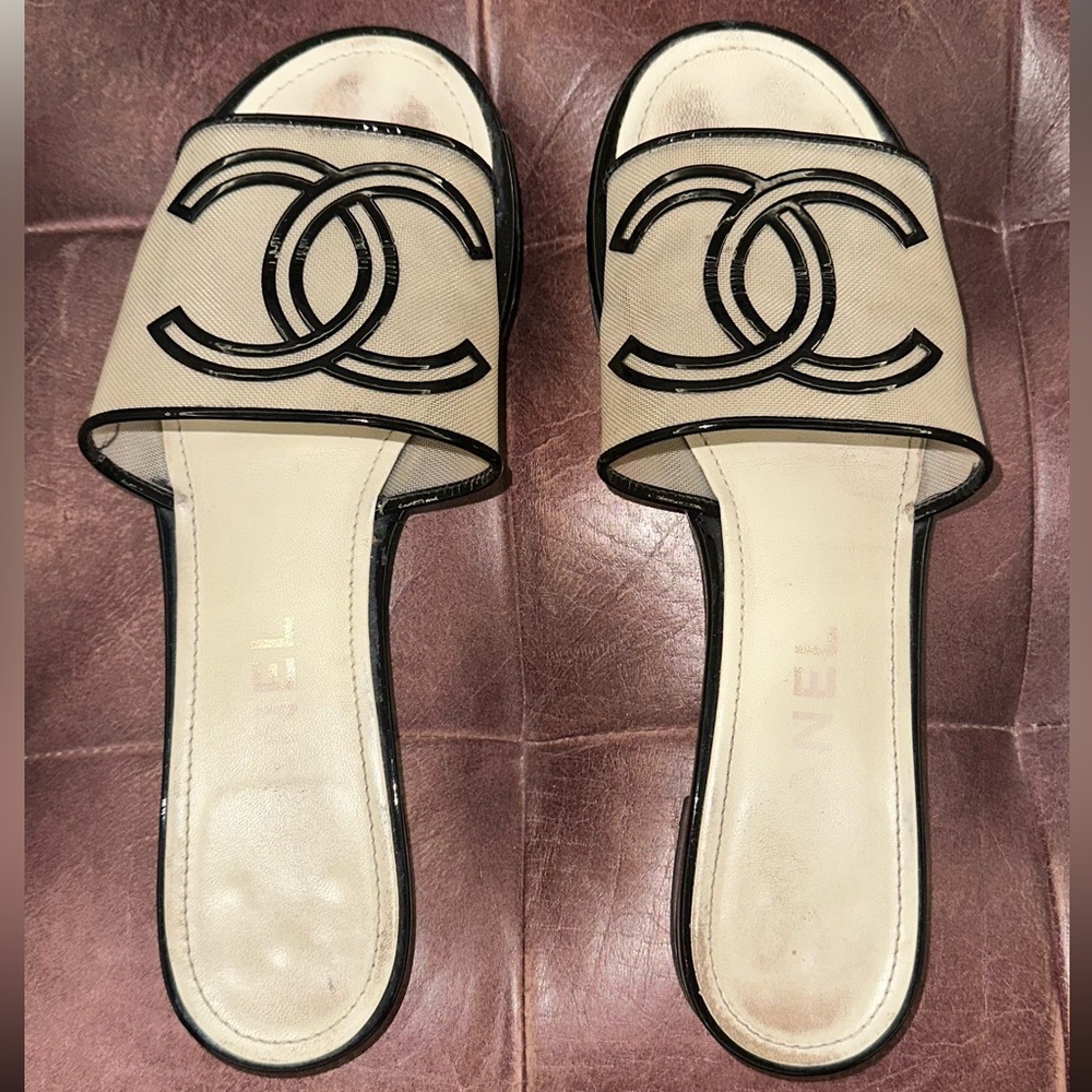 CHANEL Black and Cream Slide Sandals